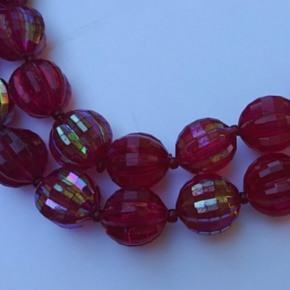 VINTAGE RED IRRADESENT NECKLACE & MATCHING EARRING - Picture 3 of 8